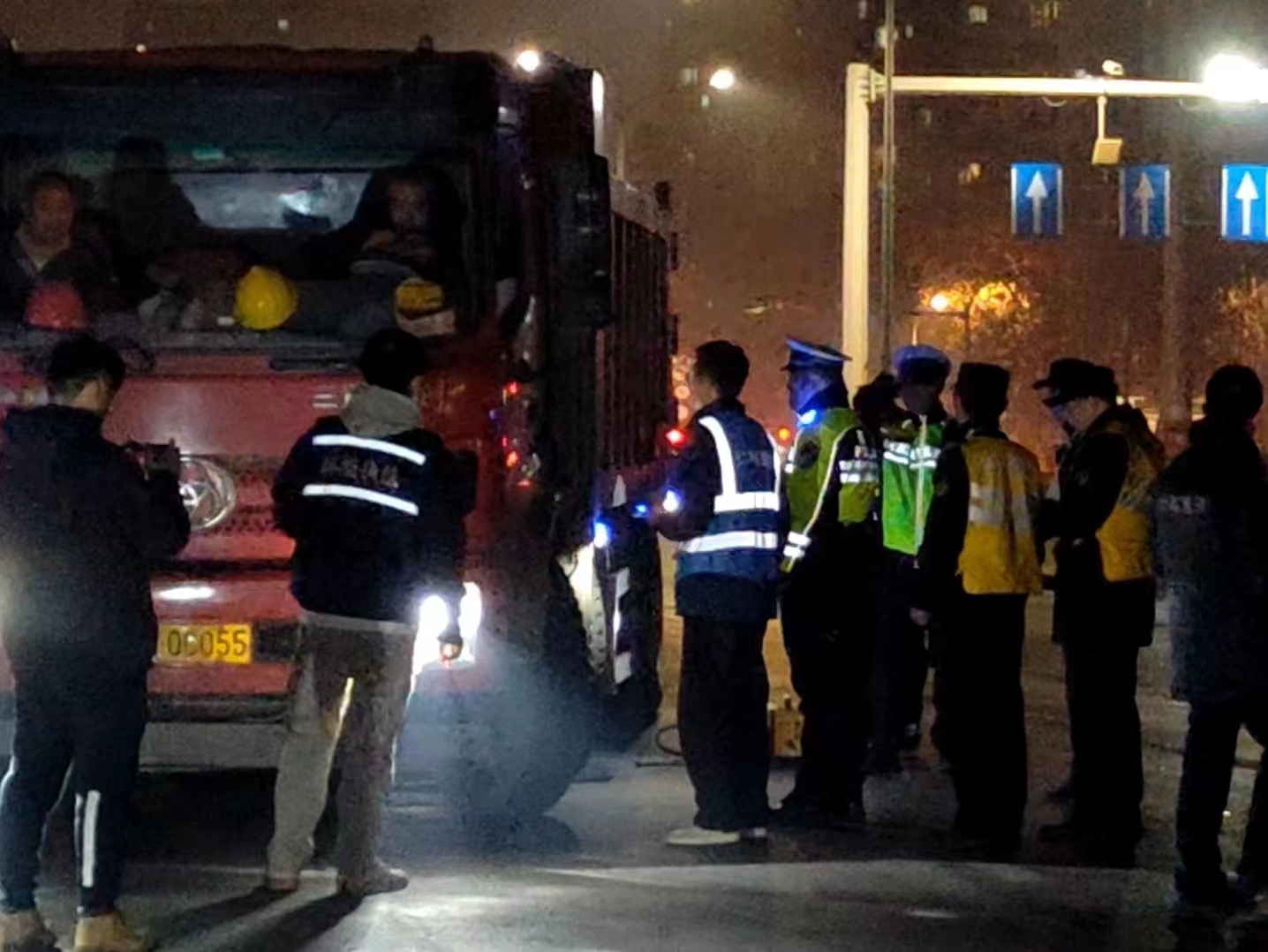 南京仁旭檢測聯(lián)合開展夜檢道路在用柴油車尾氣執(zhí)法行動